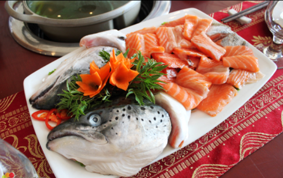 Lẩu cá hồi là món ăn ngon và cực kì bổ dưỡng