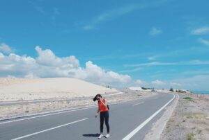 Bạn sẽ không thể tin được vào mắt mình khi tận mắt chứng kiến một hoang mạc Sahara phiên bản “mini” đẹp ngang ngửa trời Tây ngay chính tại Việt Nam