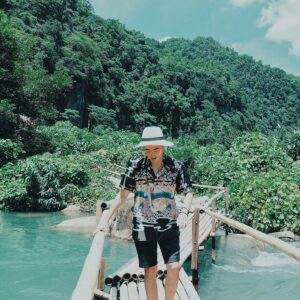 Suối Nước Mọoc nằm gần danh lam thắng cảnh Phong Nha – Kẻ Bàng