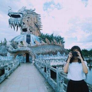 Nhắc đến Huế, có lẽ ai cũng tưởng tượng ra bức tranh bức tranh thơ mộng