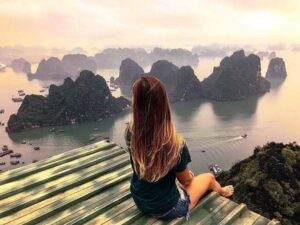 Hạ Long lại như "Bức tranh thủy mặc khổng lồ"