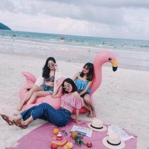 Nếu chưa hãy tới ngay bãi biển hoang sơ vừa rẻ vừa đẹp nhất Vịnh Bắc Bộ - biển Minh Châu nhé! ​